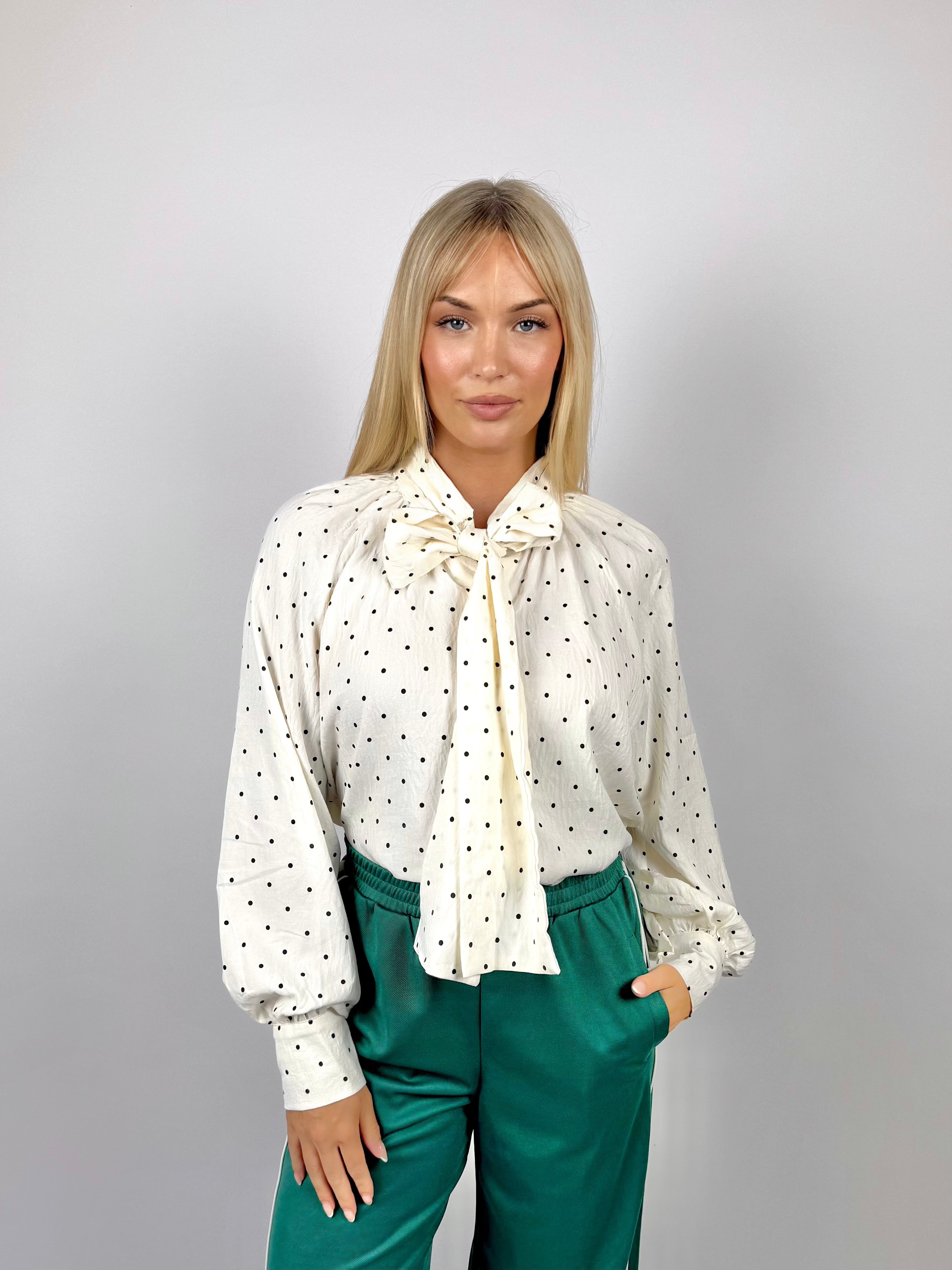 Dot blouse
